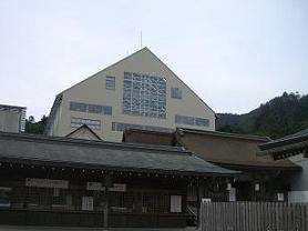 ただ今、屋根葺き替え中