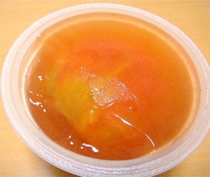 湯剥きしたトマトが入ってます。