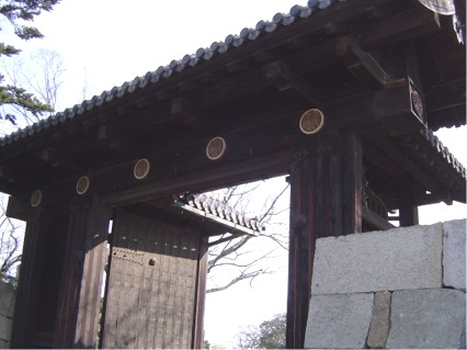 門
