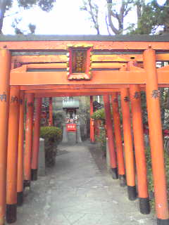 尼崎競艇場内の神社。