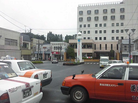 気仙沼駅前 タクシー多い.JPG