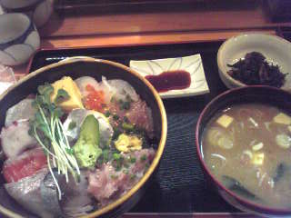 海鮮丼（焼津駅）