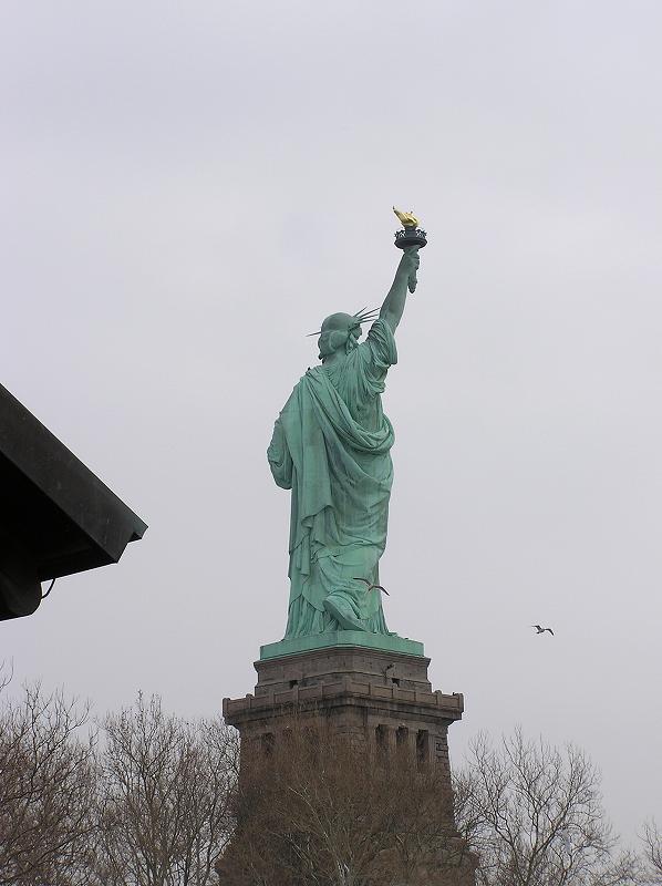自由の女神の後姿　NY