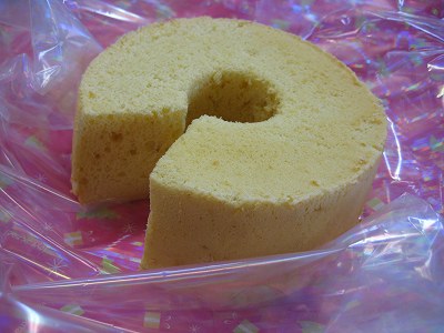 ってな訳でワタクシからはこちら「ゆずシフォン」をお歳暮代わりに抽選でお一人様にプレゼントします！一度でもコメント下さった方でしたらどなたでもご応募くださいませ、その際はコメント欄に「応募！」と書いて下さいね♪