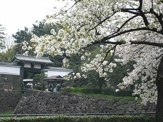 平川門
