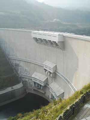 dam01