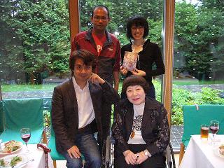 宇都宮美術館のレストランで井村君江先生、鏡リュウジさんと