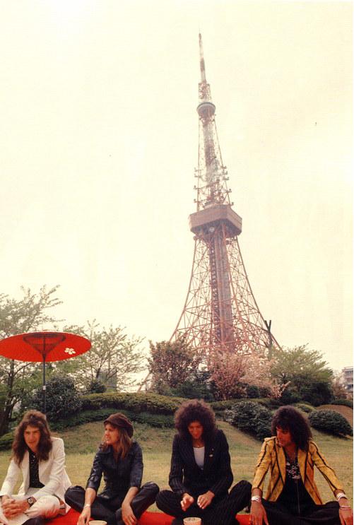 初来日クイーン