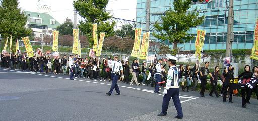 渋谷毛皮反対デモ20061022-4.JPG