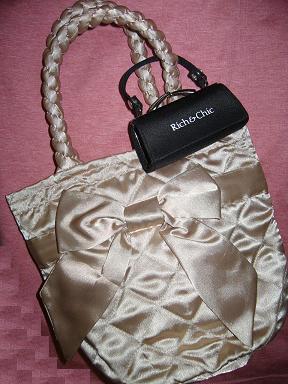 リボンバッグにRich&Chicのバッグ