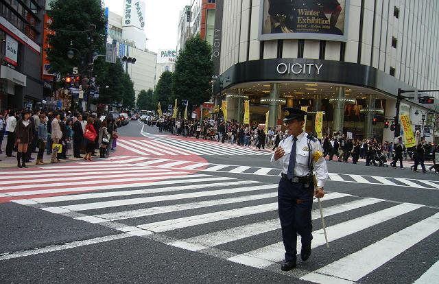 渋谷毛皮反対デモ20061022-9.JPG