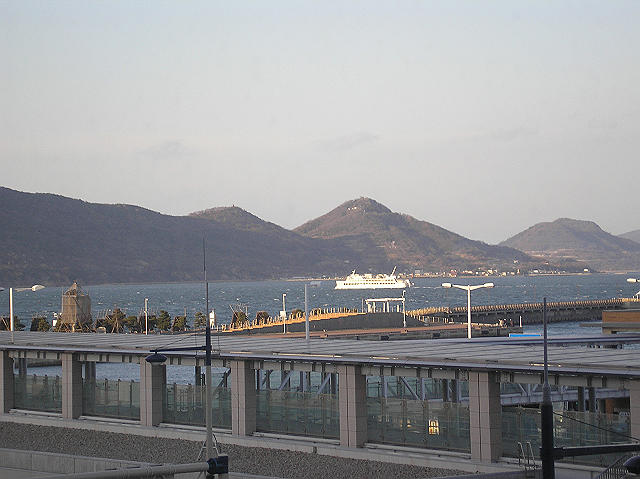 サンポート高松3階より・・・。