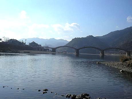 上流からの錦帯橋