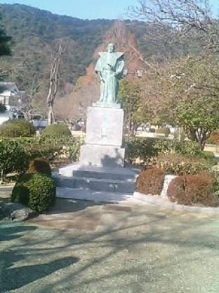吉川広嘉公銅像　