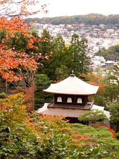 見下ろした銀閣寺