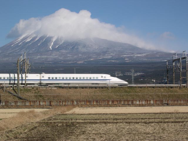 のぞみ号と富士山060123