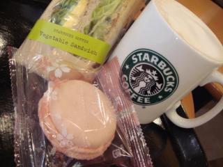 サンドイッチ・チャイ・マカロン