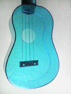 Plastic ukulele3