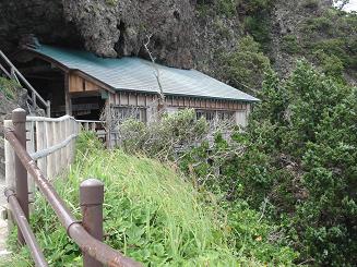 岬の先端にある神社