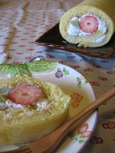 苺のロールケーキ