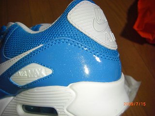 買ったスニーカー２
