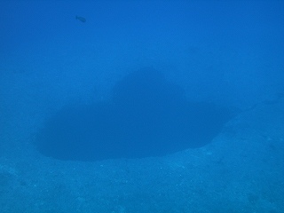 遠くから見たブルーホール