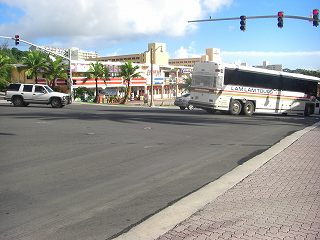ウェスティンホテルの前の通り