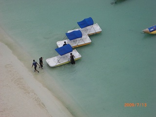 きれいに並べてるスタッフ