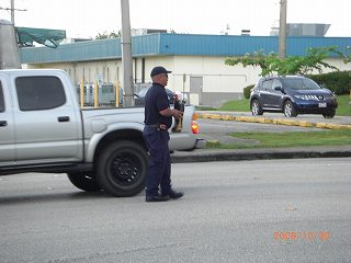 消防士さん？？なにしてんだろ・・・