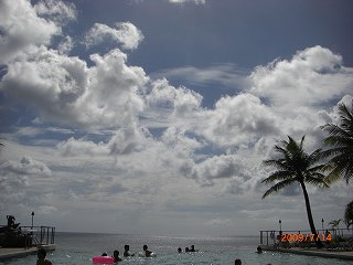 リーフホテルのプール