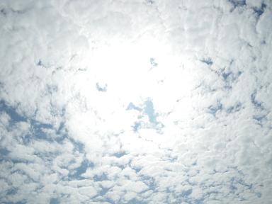 沖縄陽と雲.JPG