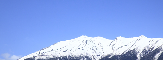平成22年5月　御岳山の頂と青空
