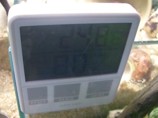 デジタル温湿度計 5,7