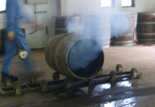 ウイスキーの樽焼作業６ 7,30