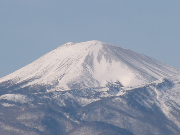 真っ白な吾妻小富士
