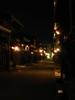 夜のさんまち