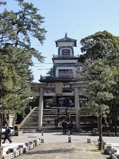 尾山神社前_神門