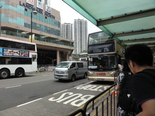 20110421上水駅のA43バス停から2