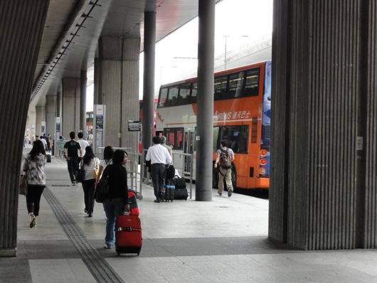 上水行きのバス