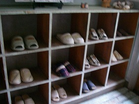 八雲町立赤笹小学校跡　下足箱