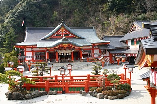 太鼓谷稲荷神社（つわの）