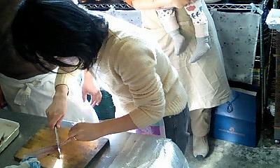 2007.1.26鰯をおろす2.jpg