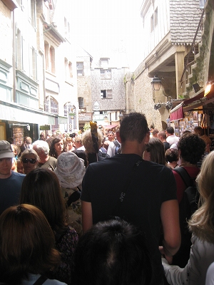 05観光客でにぎわう