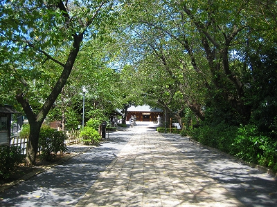 松陰神社境内への道