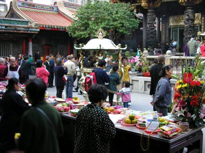 龍山寺参拝客