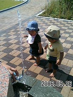 トモ君と水遊び