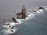 岬先端の神威岩