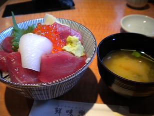 マグロ丼