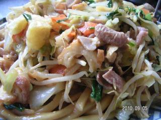 津山うどんほるもんうどん