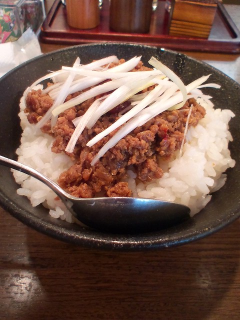 ジャージャー丼